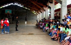 Tausenden Menschen konnte geholfen werden dank der humedica-Verteilungen, die an die medizinische Katastrophenhilfe anschlossen. Foto: humedica/Cherrys Abrigo