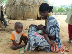 Gegen die hochansteckende fieberhafte Kinderlähmung schützt eine Impfung nachhaltig - und rettet Leben. Foto: humedica/Katja Weber