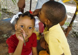 Ob Einzelfallhilfe oder Familienpatenschaft: Vielen Dank für Ihre Unterstützung und dass wir dank Ihrer Hilfe Menschen wie Murielle eine Perspektive für die Zukunft schenken können. Foto: humedica/Antonie Riesen