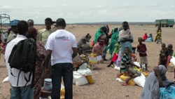 2000 Menschen in Not wurden mit Grundnahrungsmitteln und Artikeln für den alltäglichen Bedarf versorgt. Foto: humedica