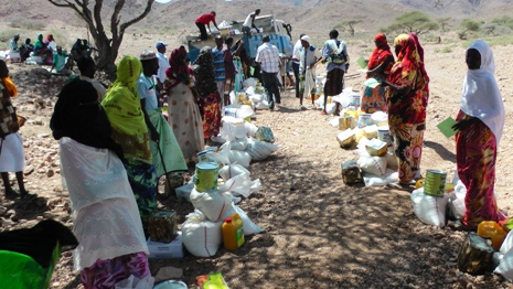 Reis, Mehl, Zucker, Hygieneartikel und Kleidung - all diese Waren sind in Dschibuti Mangelware und konnten im vergangenen Jahr an die Bedürftigen verteilt werden. Foto: humedica