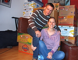 Die Koffer sind gepackt: Deborah und Thomas Adelsberger reisen in wenigen Tagen an die äthiopisch-somalische Grenze, um dort die Arbeit von humedica zu unterstützen. Foto: privat