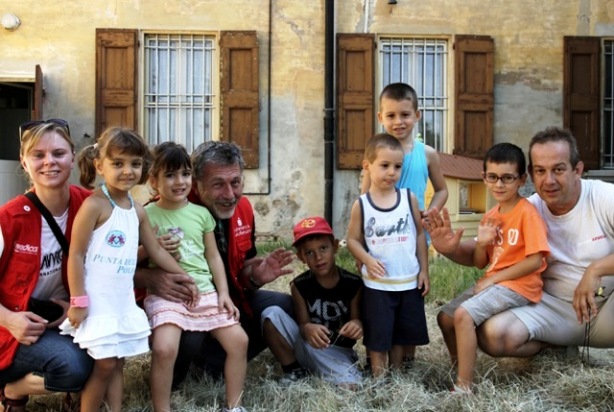 Die Kindergartenkinder in San Venanzio brauchen Ihre Unterstützung! Bitte helfen Sie, damit unsere kleinen Mitmenschen einen erdbebensicheren Kindergarten bekommen - und zukünftige Beben keine Schäden mehr anrichten können. Vielen Dank. Foto: Bea Schulz