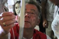 Liebe und Trauer inmitten der Trümmer