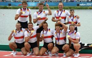 Das jahrelange harte Training hat sich in London ausgezahlt: Die Ruderer des Deutschlandachters um Lukas Müller (hinten links) haben sich ihren größten sportlichen Traum erfüllt und olympisches Gold gewonnen. Foto: privat.