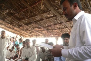 Gespräche und Trainings, die im Zweifelsfall Leben retten können. Für den Moment zumindest für Aufmerksamkeit und Vorbeugung sorgen. Foto: humedica/Toni Großhauser