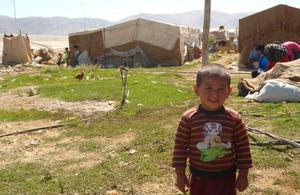 In behelfsmäßigen Zeltunterkünften haben sich tausende Flüchtlinge im Libanon niedergelassen und warten und hoffen auf eine baldige Rückkehr in ihr Heimatland Syrien. Foto: humedica/Daria Napieraj