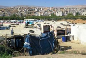 In nicht registrierten Flüchtlingslagern und gastgebenden Dorfgemeinschaften sind die Flüchtlinge aus Syrien untergekommen. Foto: humedica/Hanna Bonnyai