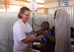 Unterernährt und mit Hautekzemen: die beschwerliche Reise und die Lebensbedingungen in den Lagern fordern ihren Tribut. Foto: humedica/Sven Ramones