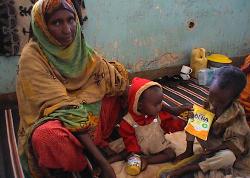 Bereits im Jahr 2000 stand humedica Hungerleidenden zur Seite. Ermöglichen Sie eine gleichenfalls effiziente Hilfe bitte auch aktuell. Foto: humedica Archiv