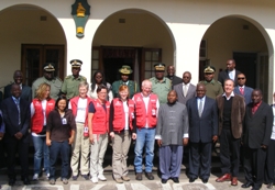 Dashumedica-Team mit Dr. Christine Siebald im Einsatz in Simbabwe. Foto: humedica