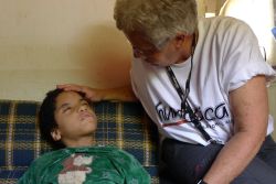 Seit Wochen steht humedica an der Seite der Opfer des Unglücks in Brasilien. Im Bild: humedica-Ärztin Dr. Irmgard Harms. Foto: humedica/Florian Klinner