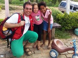 Bitte schenken Sie mit einer Patenschaft den Menschen in Brasilien eine Zukunft. Foto: humedica/Katrin Hoffmann