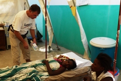 Vielen Dank, lieber Klaus, für Deinen unermüdlichen Einsatz bei der Bekämpfung der Cholera. Foto: humedica