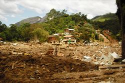 Ein Bild der Zerstörung in unmittelbarer Nähe des Kinderdorfes. Foto: humedica/ Nathalie Nowak