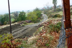 Die Wege des Herrn sind unergründlich, und so fand die humedica-Sprechstunde in teilweise sehr entlegenen Gegenden statt. Foto: humedica/Dr. Günther Thomas