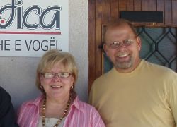 Engagieren sich seit elf Jahren für die Kinder und Einwohner in Krushe e Vogel. Cindy und Dave Johnson. Foto: humedica