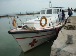 Das humedica-Ambulanzschiff. Leben retten durch schnelle Überfahrten zum Jaffna General Hospital. Foto: humedica/Wolfgang Groß