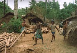 Vertrieben von Krieg und Leid lebten unzählige Menschen, wie hier in Jaffna, über Jahre hinweg in Flüchtlingslagern. Foto: humedica