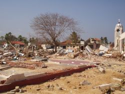 Die Gewalt der Wassermassen des Tsunamis ließ häufig nur Trümmer und Ruinen zurück. Foto: humedica