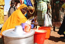 Lebensmittel und weitere Hilfsgüter entsendete humedica in den Sudan. Foto: humedica
