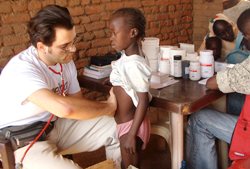 Sowohl so genannte Expatriats (eingereiste Mitarbeiter) als auch einheimische Mediziner nahmen sich den Leiden von über einer Millionen Patienten an. Foto: humedica