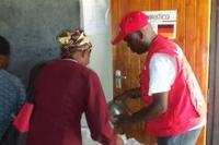 Hubschrauber unterstützt Hilfsmaßnahmen in Kenia