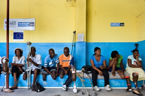 Seit Anfang März 2010 erhielten Menschen mit amputierten Gliedmaßen bereits physiotherapeutische Unterstützung. In Kürze öffnet auch die Prothesen- und Orthesenwerkstatt ihre Türen. Foto: humedica/Thomas Grabka