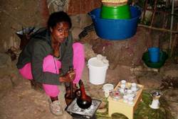 "Ich hatte doch die Verantwortung." Seine Mutter Mulu (Foto) und seine Schwester waren der Grund für Getnets Fortgang. Foto: humedica/Susanne Merkel