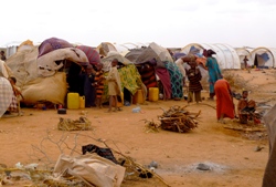 43,7 Millionen Menschen befanden sich im Jahr 2010 auf der Flucht. Ihre einzige Hoffnung waren Flüchtlingslager. Foto: humedica/Judith Kühl