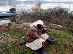 Wie diese Frau haben hunderte Menschen all ihr Hab und Gut durch die Überschwemmungen verloren. Foto: CfN Albanien