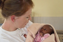 Viele der Erlebnisse und Begegnungen werden sicherlich noch einige Zeit meine Gedanken beherrschen und mich emotional beschäftigen, wie auch das Schicksal der Zwillingsmädchen Christelle und Christie. Foto: humedica/Ruth Bücker