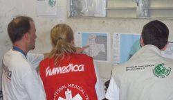 humedica-Helfer bei der Planung. Foto: humedica/Ruth Bücker