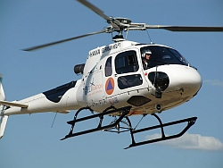 Dank der Unterstützung von BILD HILFT e. V. - Ein Herz für Kinder steht auch den humedica-Teams dieser Helikopter für ihre Einsätze zur Verfügung. Foto: humedica