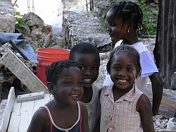 Sie sind die Hoffnung eines geschundenen Landes: Die Kinder Haitis. Foto: humedica/Judith Kühl