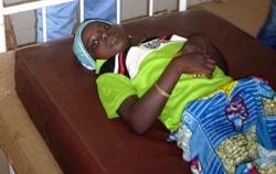 Unbezahlbar: für die junge Tehoukona kam die Rettung im letzten Augenblick. Foto: humedica/Florian Klinner