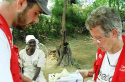 Bereits zum dritten Mal ist Dr. Irmgard Harms (rechts im Bild) in diesem Jahr in Haiti. Ihre Motivation: für hilfsbedürftige Menschen da zu sein. Foto: humedica/Ruth Bücker