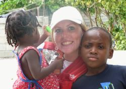 Ruth Bücker begleitete das humedica-Team in Haiti für zwei Wochen. Foto: humedica/Irmgard Harms