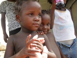 Besonders gefährdet durch die Cholera-Epidemie sind auch die Kinder. Foto: humedica/Ruth Bücker