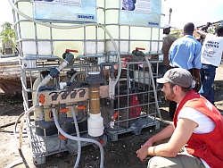 Dank dieser Wasseraufbereitungsanlage verfügt die Klinik in Drouin über sauberes Trinkwasser für die Patienten. Foto: humedica/Ruth Bücker