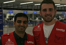Dr. Rashid al Badi (l., Tübingen) und Simon Oeckenpöhler (Köln) waren als Vorhut des zweiten Einsatzteams bereits am Sonntagnacht von Frankfurt am Main aus nach Haiti aufgebrochen. Foto: humedica/SRI