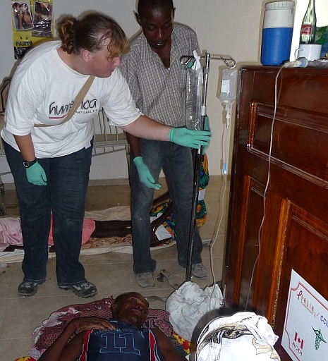 Infusionen können das Leben von Cholerapatienten retten. Foto: humedica