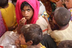 Die armen Familien können sich nur äußerst selten nahrhafte Lebensmittel leisten. Viele Kinder leiden daher unter Nährstoffmangel. Foto: humedica/Raphael Müller