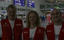 Wiebke Discus, Carolin und Raphael Müller vor dem Abflug nach Pakistan. Dieses vierte Team wird verstärkt durch Dr. Rüdiger Lange. Foto: humedica/SRI