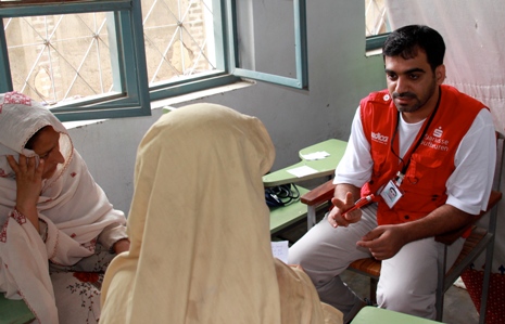 Viele der Flutopfer mögen nicht wissen, wo Deutschland liegt. Aber die Hilfe aus der Fremde schenkt ihnen Hoffnung. Foto: humedica/Judith Kühl
