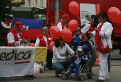Buntes Treiben herrschte auch am humedica-Infostand. Foto: humedica