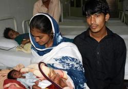 Das junge Familienglück, das auf eine harte Probe gestellt wird. Foto: humedica/Heidi Nicklin