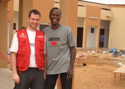 In der kurzen Zeit seines Einsatzes traf Sebastian Frank Bekannte wieder und lernte neue Menschen wertschätzen. Foto: humedica/Sebastian Frank