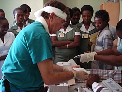 Theorie und Praxis einer gezielten Schulung. Foto: humedica