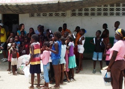 Mittlerweile wird die Klinik wieder genutzt und dient ihrem eigentlichen Zweck: kranken Menschen zu helfen. Foto: humedica/Karin Uckrow